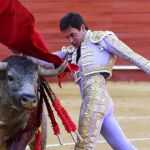 Torres Jerez da un pase de pecho al toro de La Quinta
