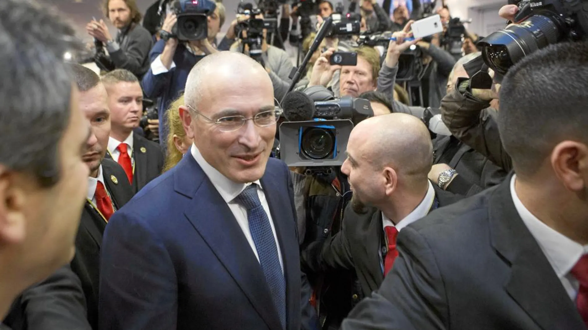 Mijail Jodorkovski, tras ofrecer, ayer en Berlín, su primera rueda de prensa en libertad