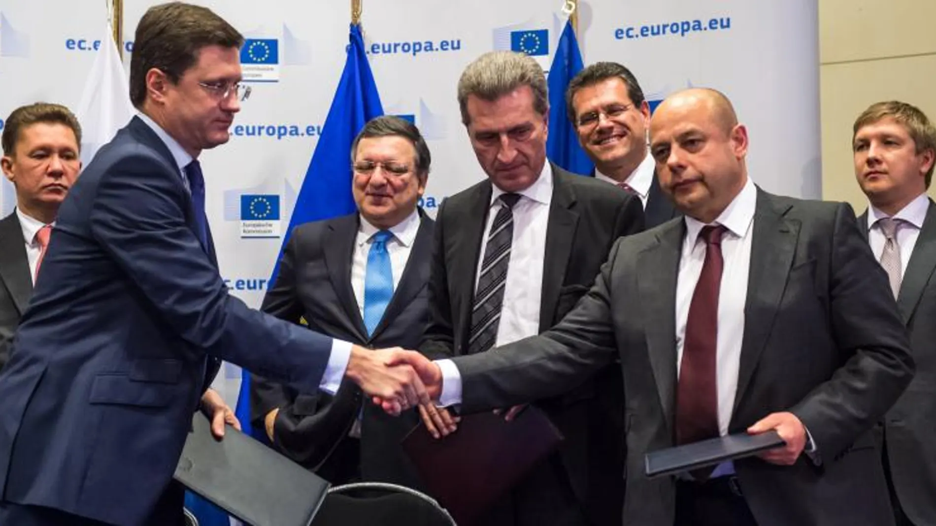 Imagen de la formalización del acuerdo de suministro de gas ruso para Ucrania en Bruselas.
