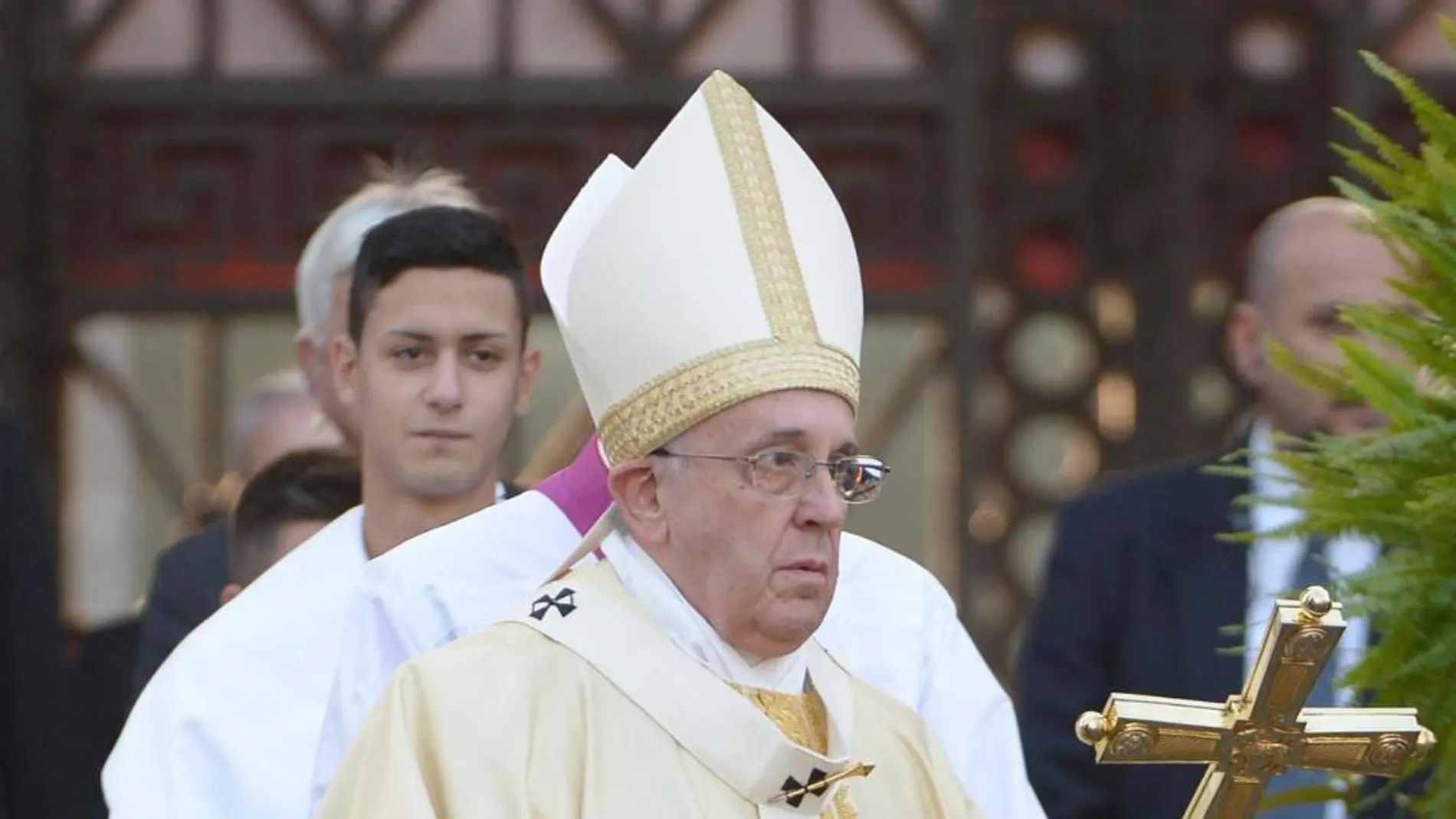 El Papa, hoy, durante la celebración de la Misa de Todos los Santos