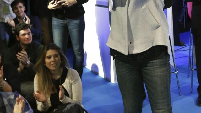 La candidata del PP a la Alcadía de Madrid, Esperanza Aguirre, momentos antes de su intervención en un acto de precampaña en la localidad de San Sebastián de los Reyes