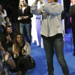 La candidata del PP a la Alcadía de Madrid, Esperanza Aguirre, momentos antes de su intervención en un acto de precampaña en la localidad de San Sebastián de los Reyes