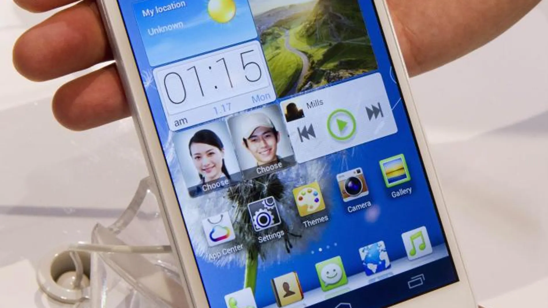 Imagen del Ascend Mate de Huawei, un smartphone de seis pulgadas presentados en el CES de Las Vegas
