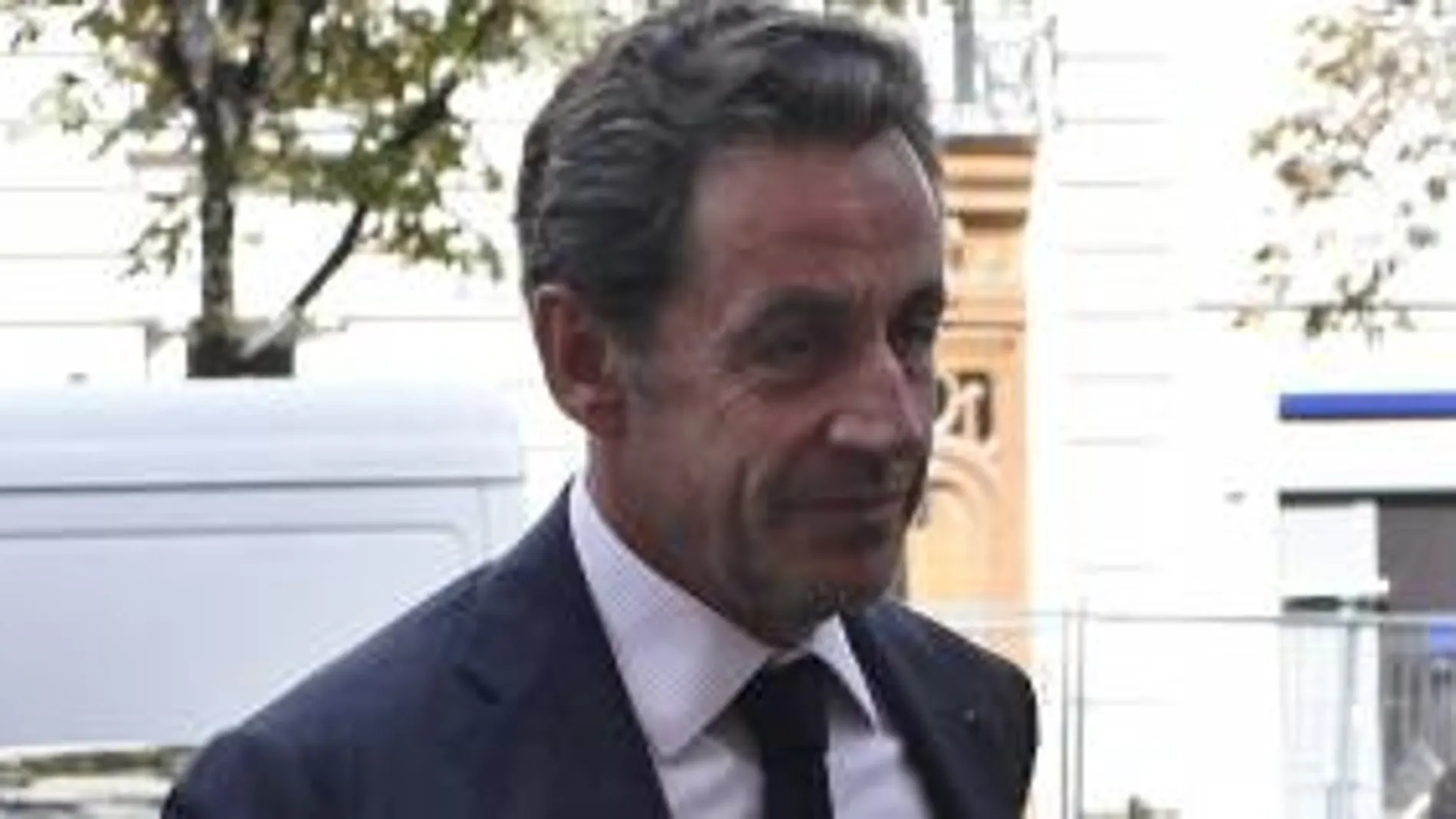 Nicolas Sarkozy, a su llegada ayer a un hotel de Paris.