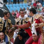 Padilla, El Fandi y Perera, a hombros tras protagonizar una tarde triunfal