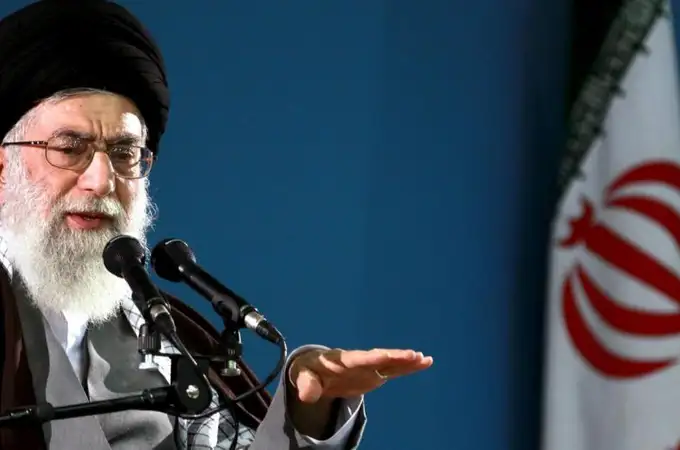 ¿Quién es Ali Jamenei, el líder supremo de Irán y cuál es la diferencia con el presidente?