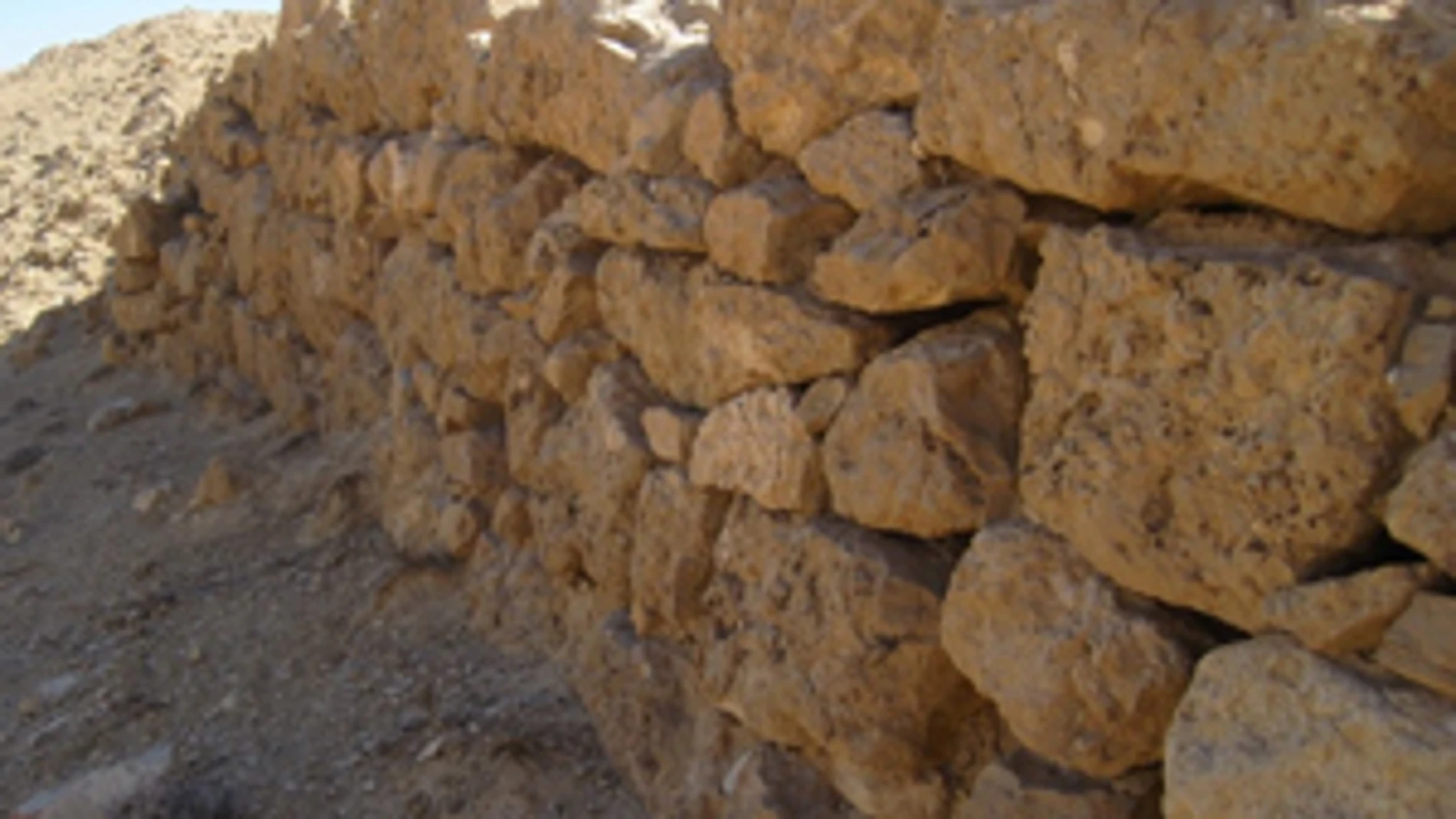 Uno de los muros empleados en la construcción de los bancales en la ciudad de Petra