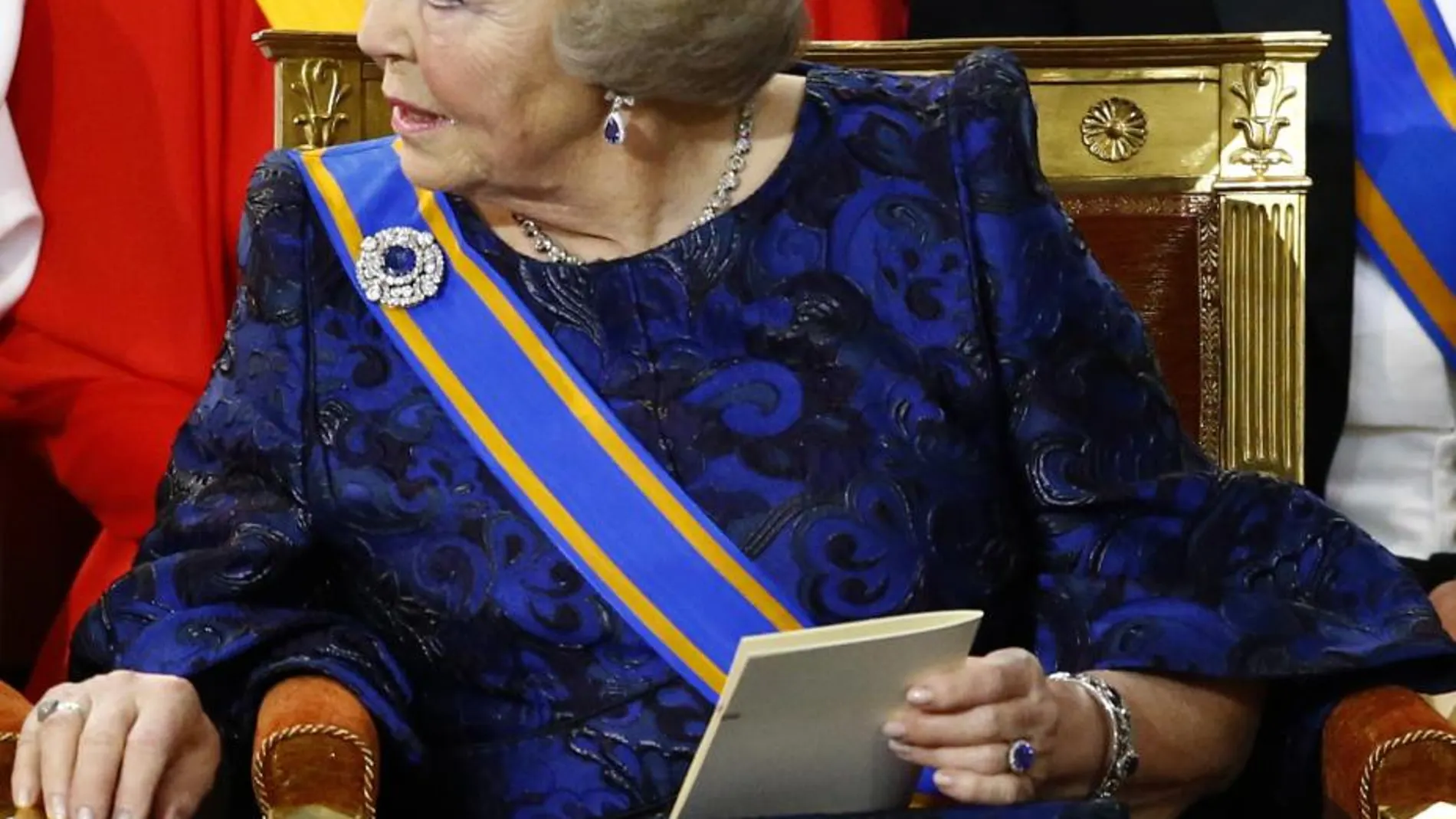 La Reina Beatriz de Holanda, en el acto de inauguración del reinado de su hijo Guillermo, tras su abdicación el pasado año.