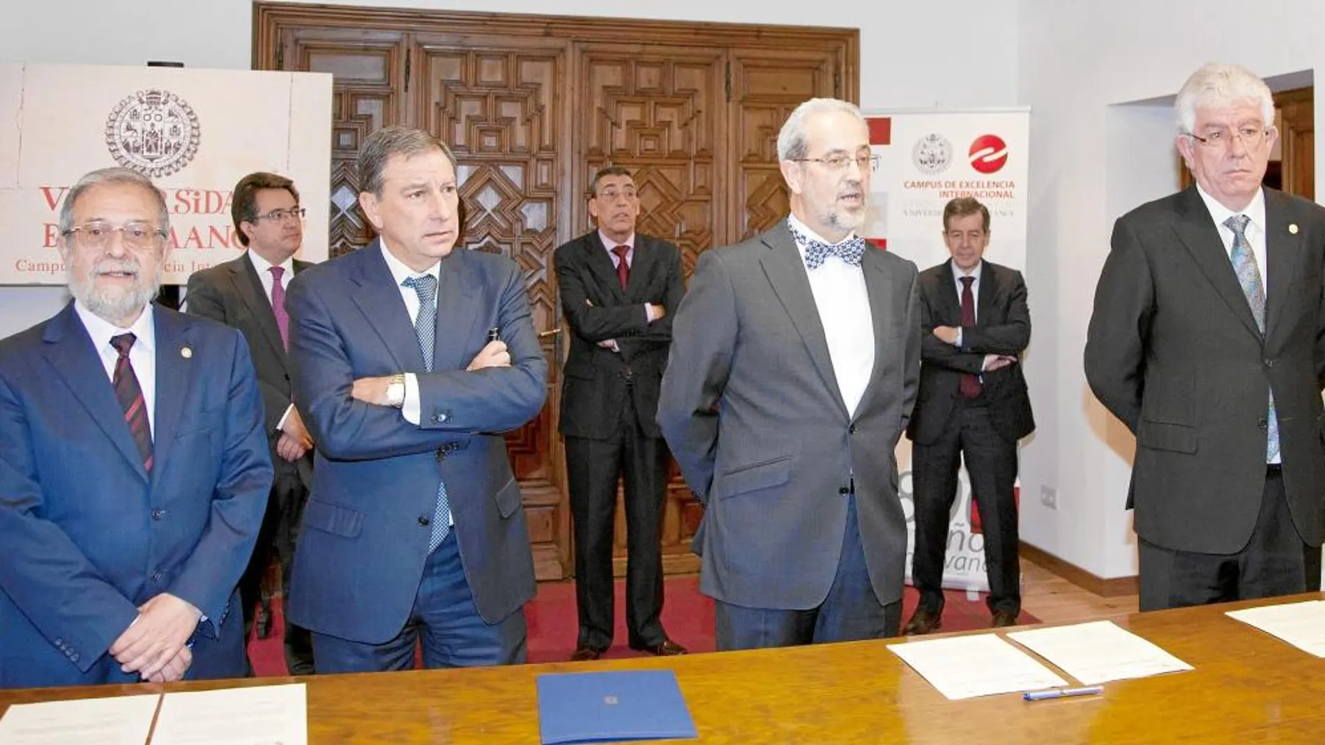 Sacristán, Mateos, Hernández y Hermida, tras la firma del acuerdo, ayer en Salamanca