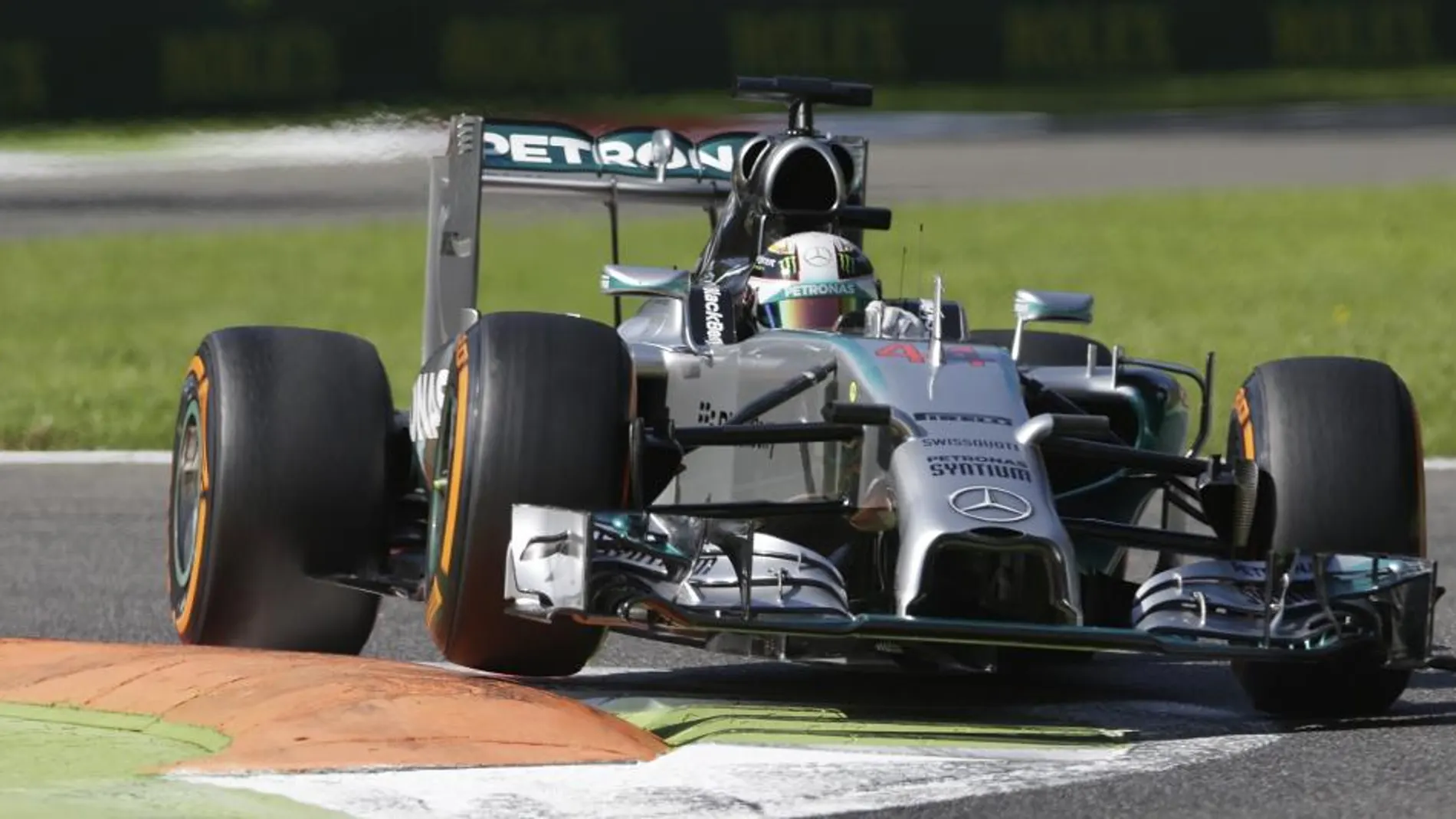 Lewis Hamilton durante el último entrenamiento libre