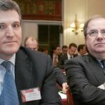 El presidente de la Junta, Juan Vicente Herrera, y el nuevo presidente de la asociación Empresa Familiar de Castilla y León, Alfonso Jiménez