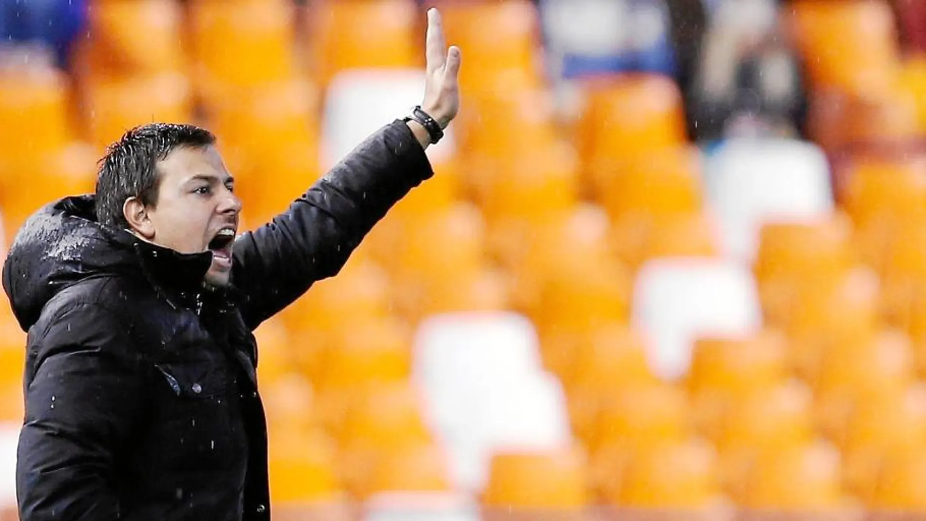 Nico Estévez debutó como entrenador del Valencia ante el Gimnástic