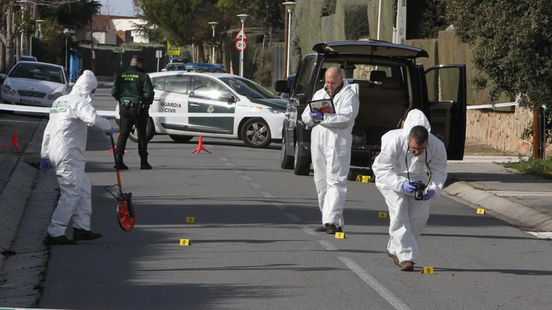 La Guardia Civil en el lugar del asalto