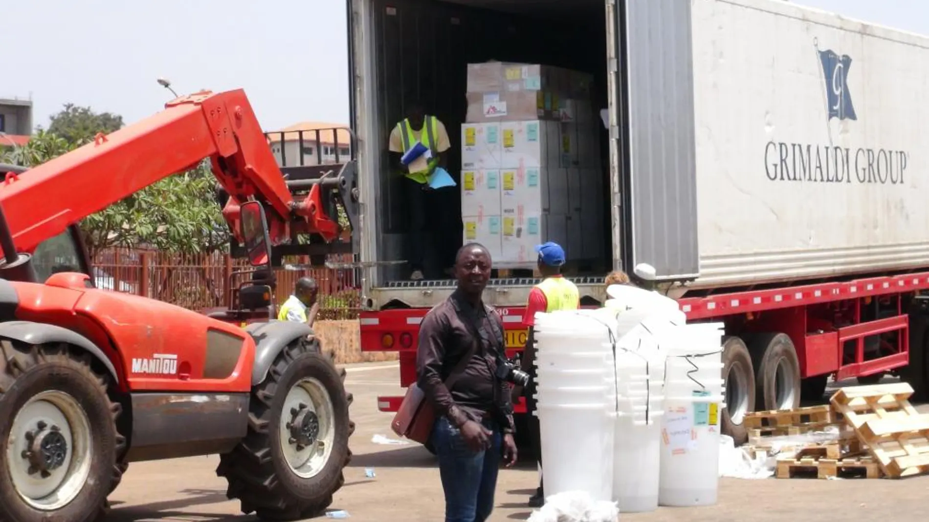 Médicos Sin Fronteras trasladan efectivos de emergencia en Conakry