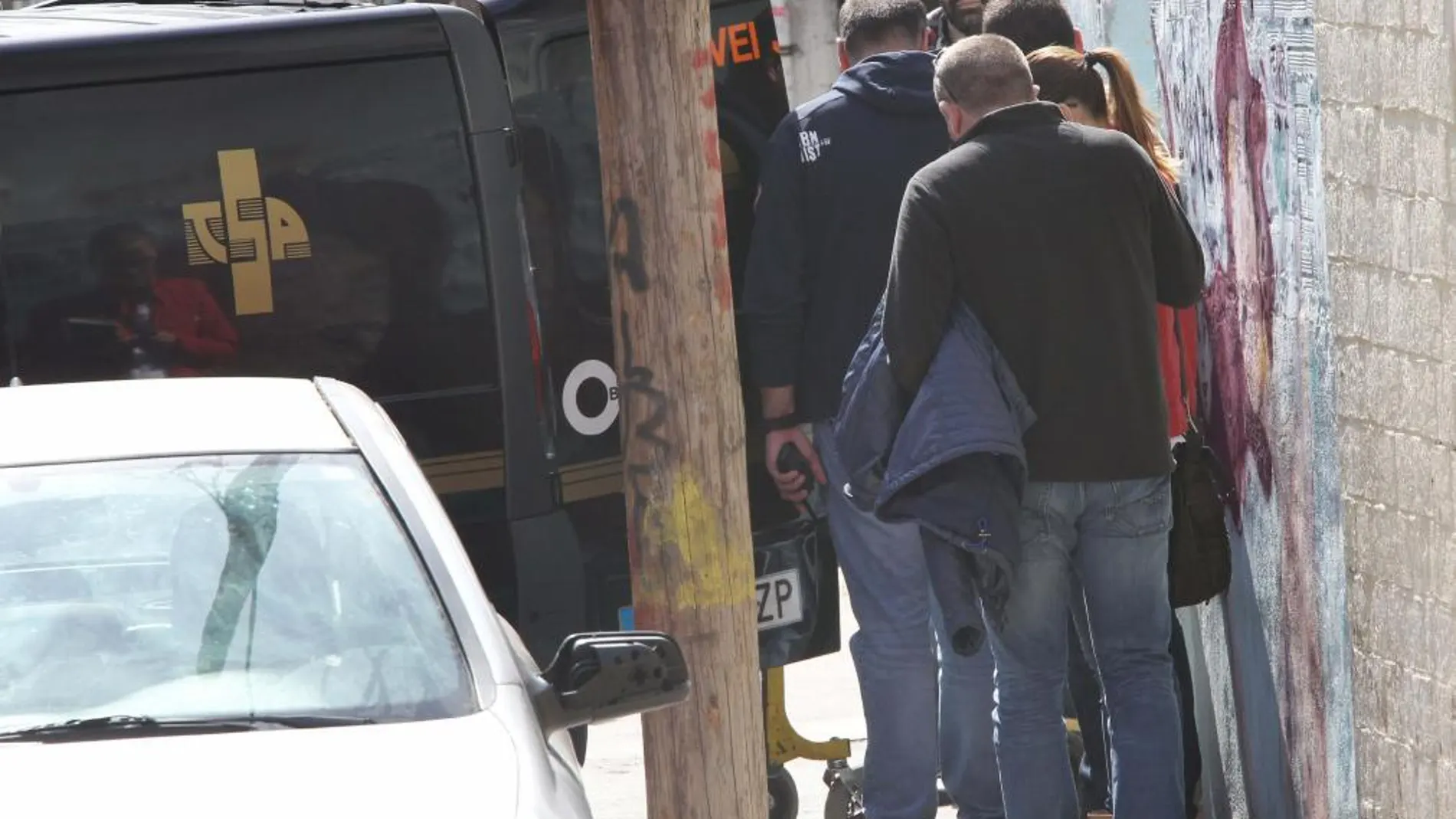 Imagen de la puerta de la vivienda de una de las últimas mujeres asesinadas por su pareja