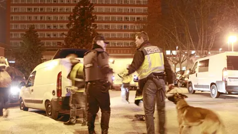 Mientras se celebraba la charla no autorizada, la Policía recibió una falsa amenaza de bomba que obligó a los agentes a desalojar la Facultad de Historia