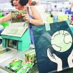 Las bolsas reutilizables han sustituido poco a poco a las de plástico