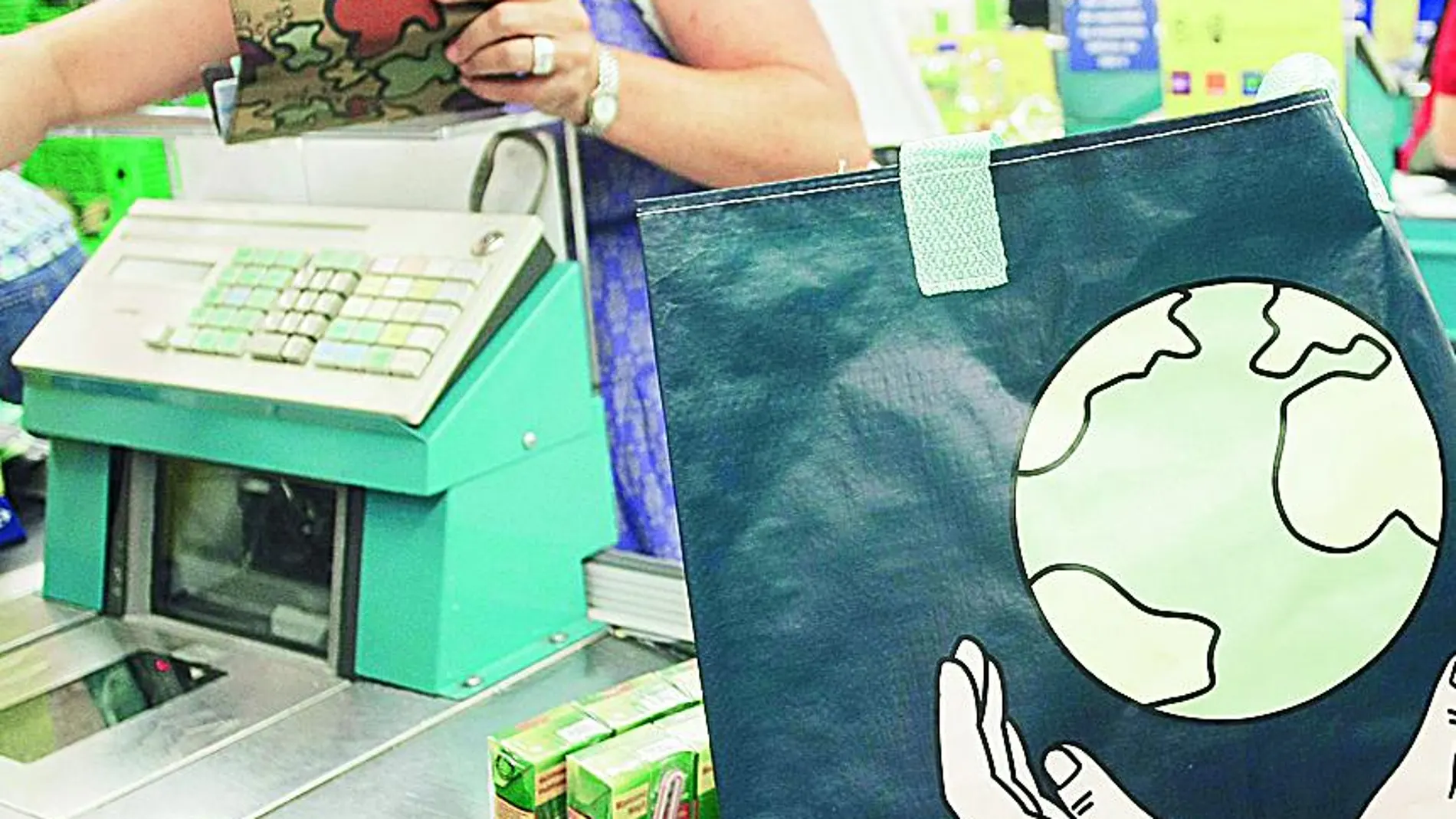 Las bolsas reutilizables han sustituido poco a poco a las de plástico