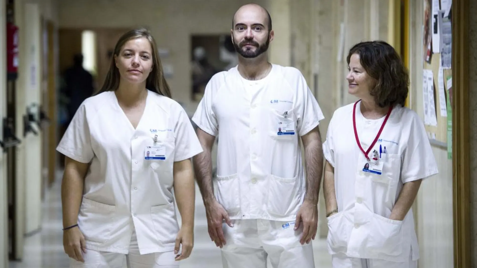 Marta Arsuaga Vicente,iz., Fernando de la Calle y María del Mar Lago Nuñez, integrantes del equipo médico que atiende a la auxiliar de enfermería contagiada por ébola, Teresa Romero