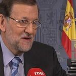 El presidente del Gobierno, Mariano Rajoy, ayer, durante su entrevista en RNE