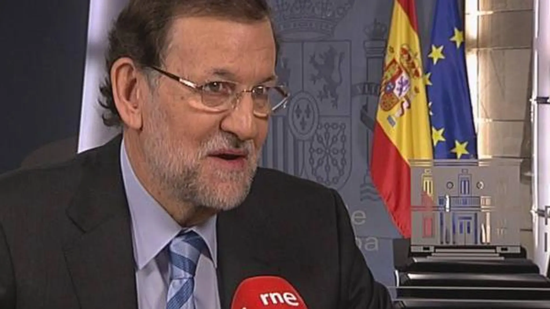 El presidente del Gobierno, Mariano Rajoy, ayer, durante su entrevista en RNE