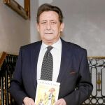 Cuando me siento triste y decae el ánimo, escribo las aventuras del marqués»