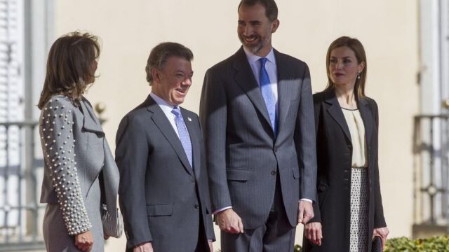 Los Reyes han recibido al presidente de Colombia en el Pardo