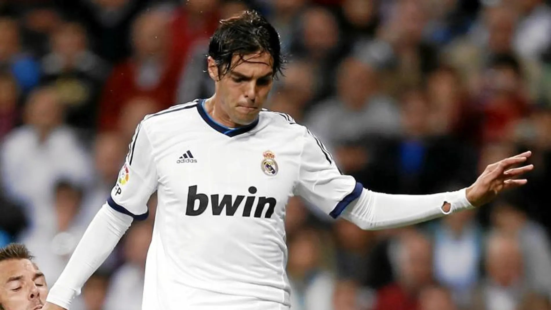 Kaká juega poco y nada en el Madrid, lo que para el jugador supone ver peligrar su participación en el Mundial de Brasil 2014