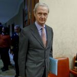 El ministro de Defensa, Pedro Morenés, antes de comparecer ante la comisión correspondiente del Congreso para informar del desarrollo de las operaciones de las FFAA en el exterior