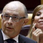 El ministro de Hacienda y Administraciones Públicas, Cristóbal Montoro, durante su intervención en la sesión de control celebrada esta tarde en el pleno del Senado.