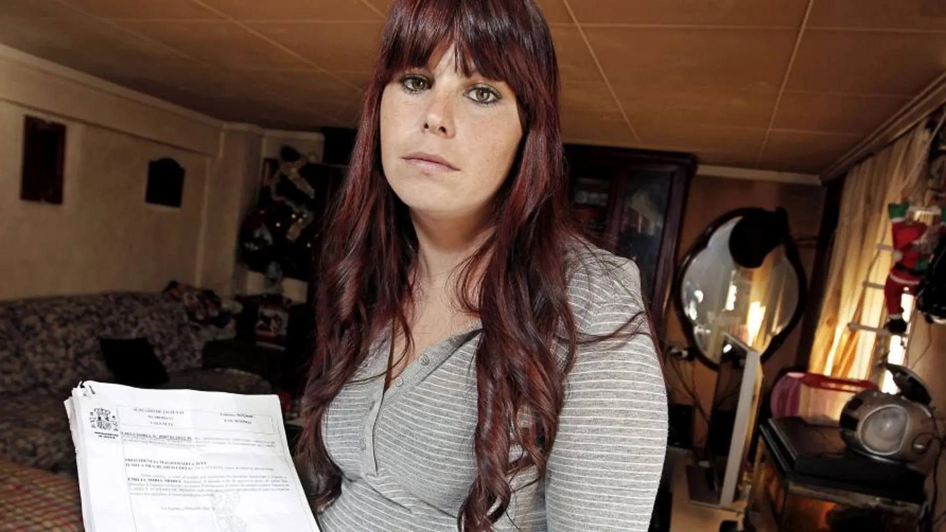 Emilia Soria, de 28 años, en su casa de Requena (Valencia)