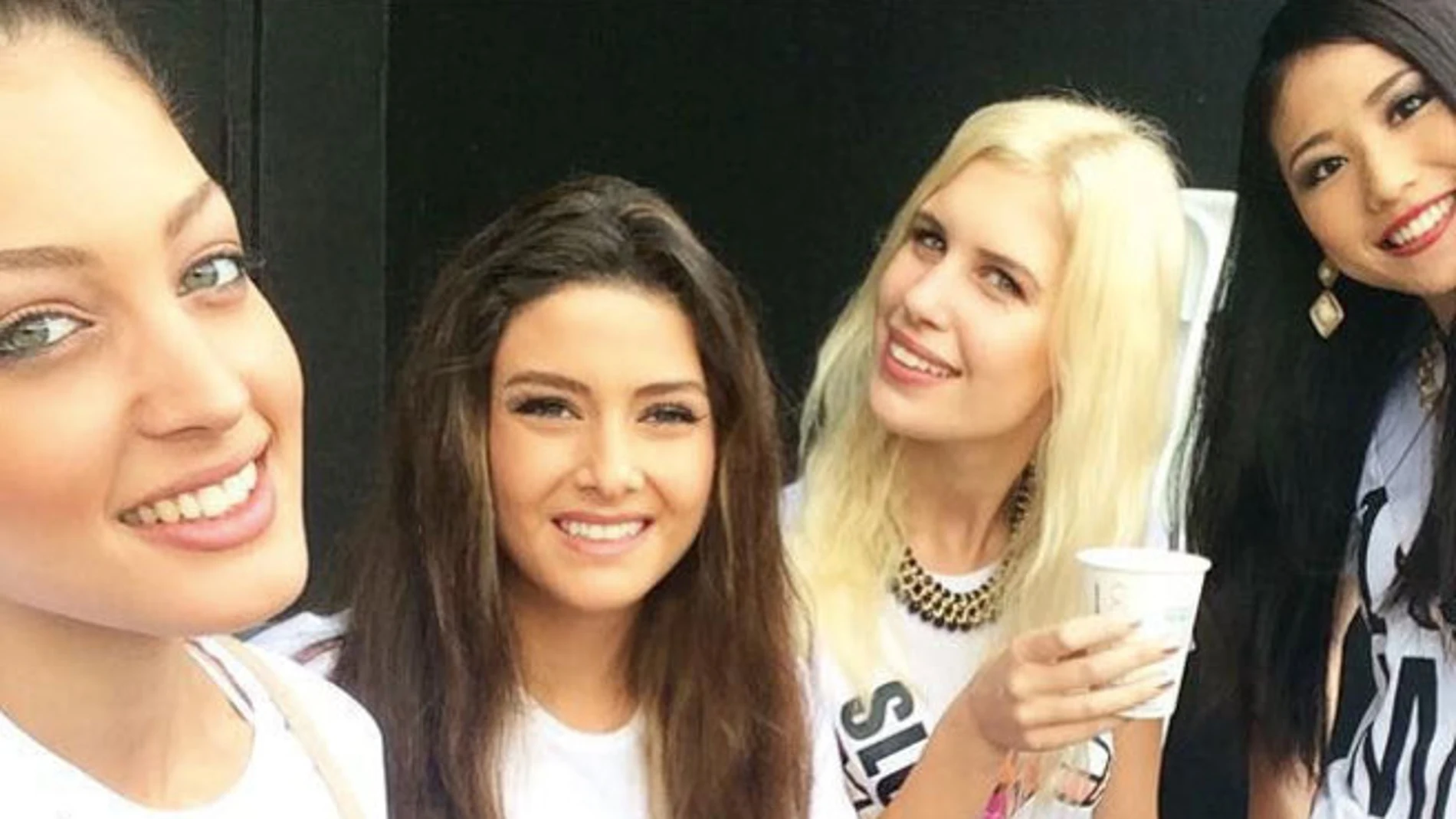 Miss Israel, Doron Matalon, colgó  días atrás en su cuenta de Instagram un retrato tomado en Miami en el que también figura la representante de Líbano, Saly Greige, junto a otras dos participantes