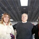 Susana Díaz, Pere Navarro y Nuria Martín, ayer en Hospitalet