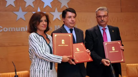Un momento de la firma del acuerdo