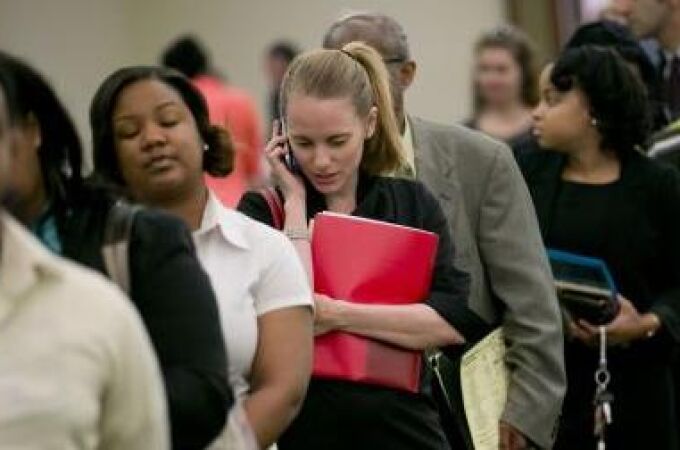 320.000 personas solicitaron peticiones de subsidio por desempleo en Estados Unidos durante la semana que concluyó el pasado 15 de marzo.