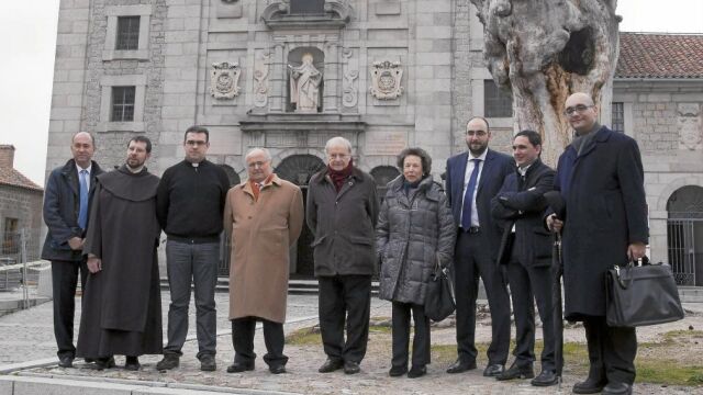 Foto de familia tras la presentación del espacio 'Amigos de Teresa'