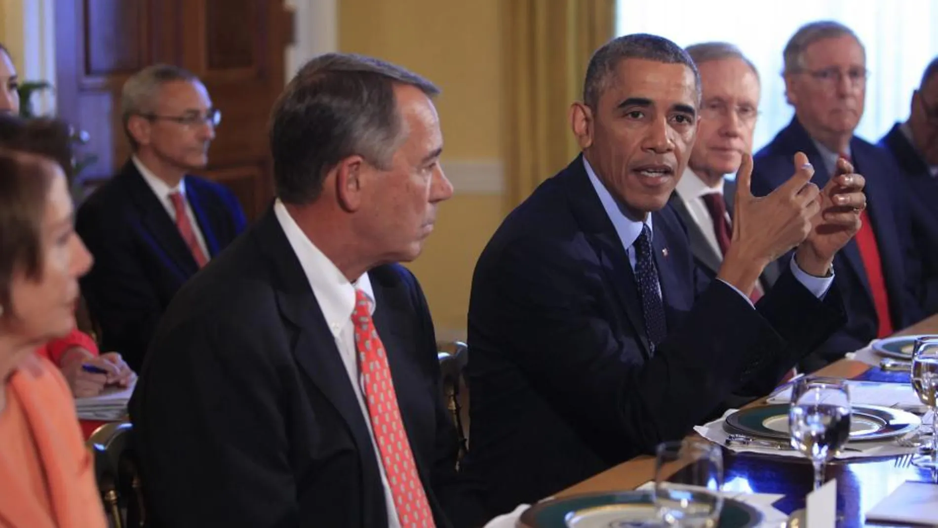 El presidente estadoundiense, Barack Obama se reúne con los líderes del Congreso estadounidense