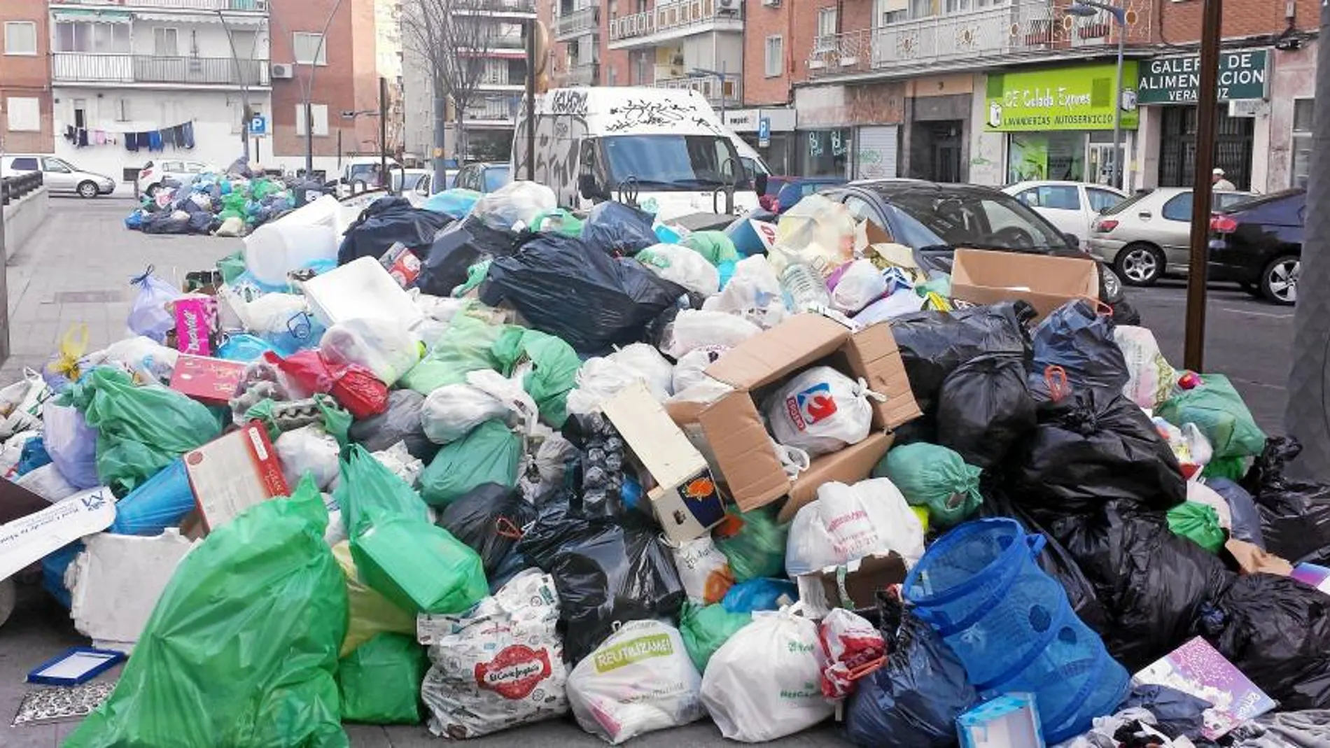 La situación comienza a ser preocupante en la séptima jornada de huelga de recogida de basuras