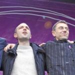Los líderes de Podemos, entre ellos Pablo Iglesias e Íñigo Errejón, al término del mitin que ofrecieron en la Puerta del Sol con motivo de «La marcha del cambio»