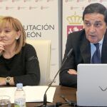 El consejero de Sanidad, Antonio María Sáez Aguado, y la presidenta de la Diputación de León, Isabel Carrasco