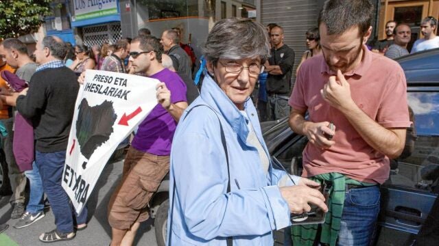Bildu ve el arresto como un «escándalo» y PNV, un retroceso para la paz