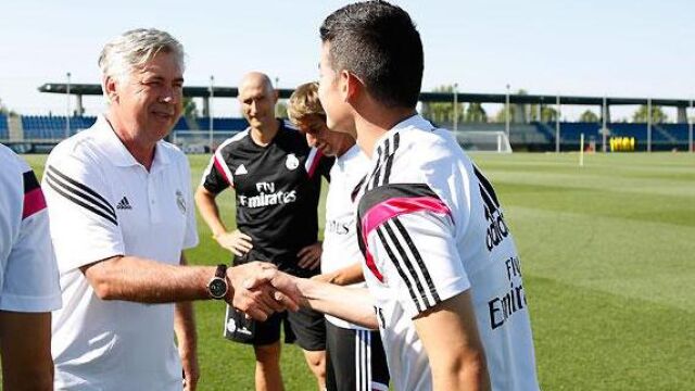 Ancelotti saluda y da la bienvenida a James