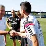 Ancelotti saluda y da la bienvenida a James