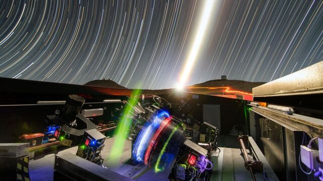 El conjunto NGTS (Next-Generation Transit Survey) en Paranal