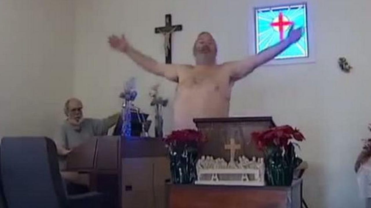 Una iglesia de virginia permite a los feligreses asistir desnudos a misa