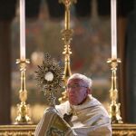 El papa Francisco dirige una misa con ocasión de la celebración del Corpus Christi