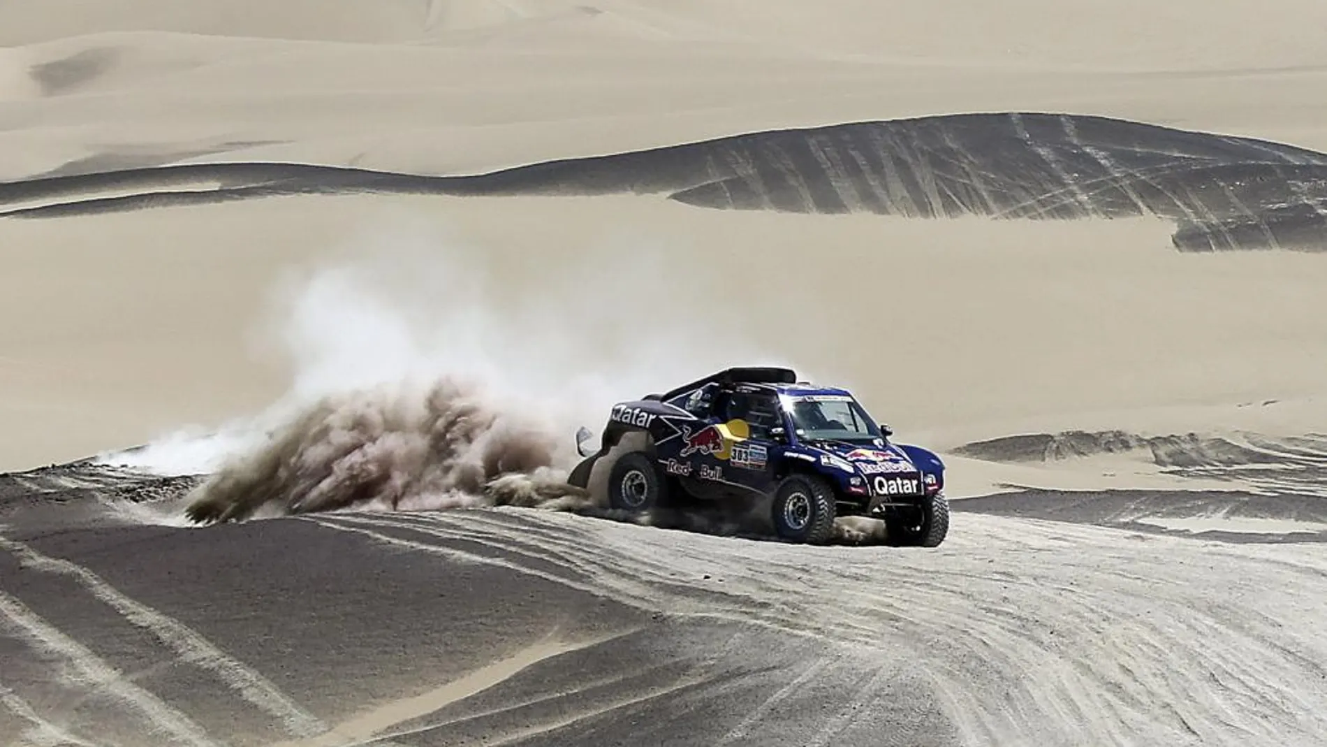 Carlos Sainz y su copiloto Timo Gottschalk durante la tercera etapa del Dakar