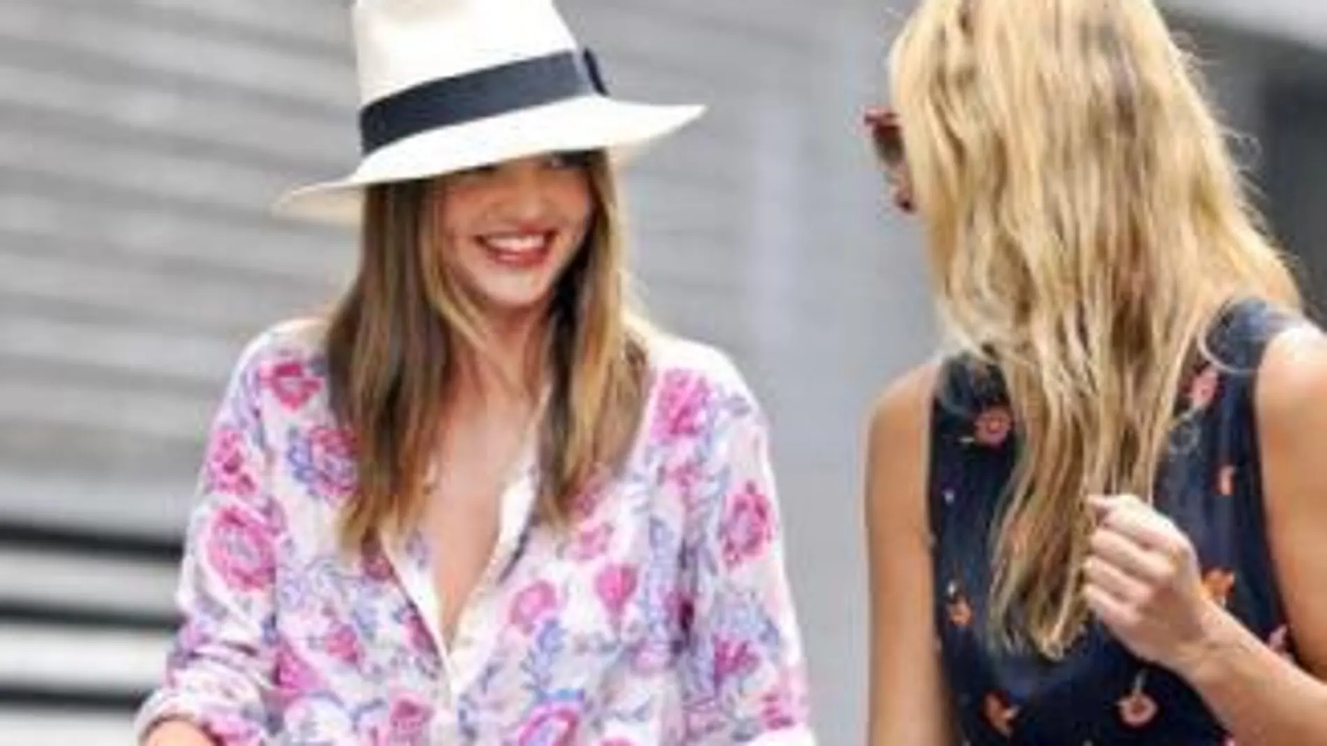 Miranda Kerr con un look muy veraniego
