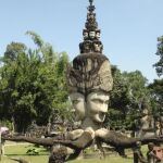 Vista del parque escultórico "Sala Keoku"del artista tailandés Boun Leua Sourirat