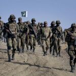 El Ejército paquistaní lanza una amplia ofensiva contra los talibanes